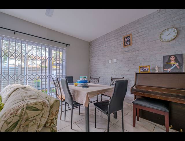 4 BEDROOM DUPLEX FOR SALE IN RED HILL